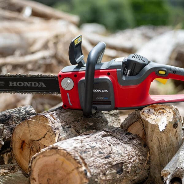 HONDA HHC36BXB35 36V Battery Domestic Chainsaw Kit 4 HONDA HHC36BXB35 36V Battery Domestic Chainsaw Kit