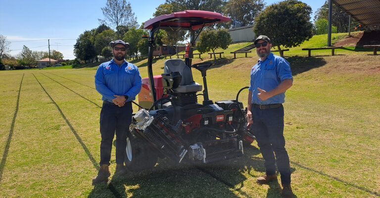 ogimage Downlands College TORO Reelmaster