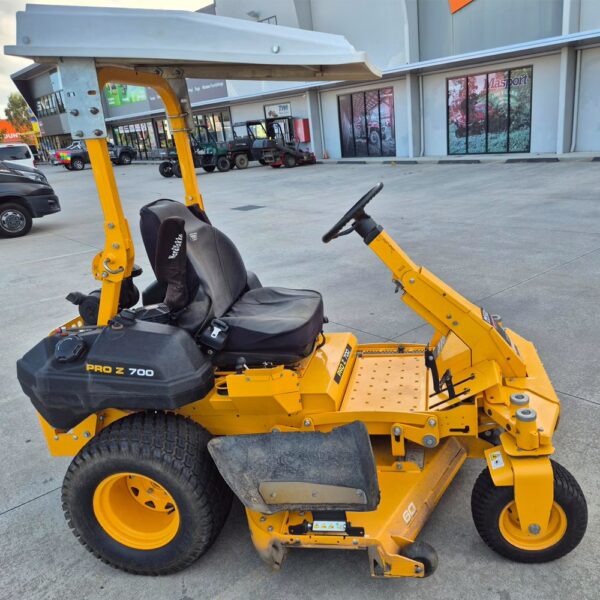 CUB CADET PRO Z 760s Zero Turn Mower (Trade-in)-1 CUB CADET PRO Z 760s Zero Turn Mower (Trade-in)-1