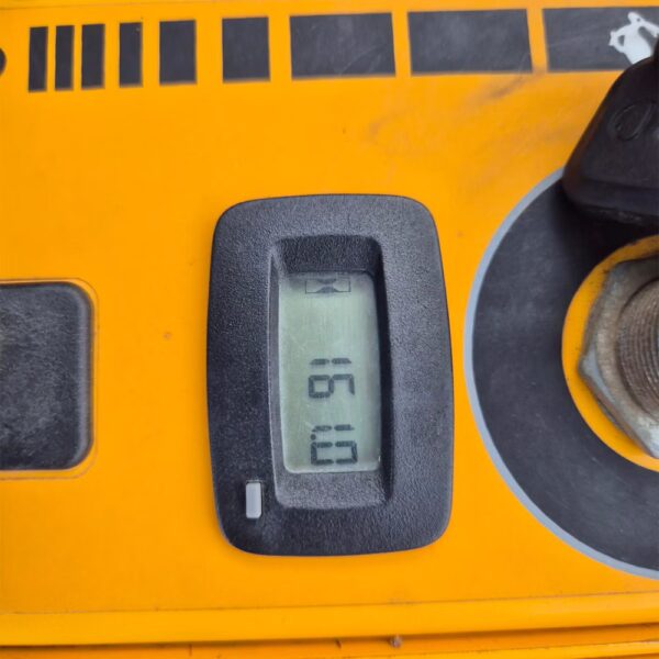 CUB CADET PRO Z 760s Zero Turn Mower (Trade-in) CUB CADET PRO Z 760s Zero Turn Mower (Trade-in)